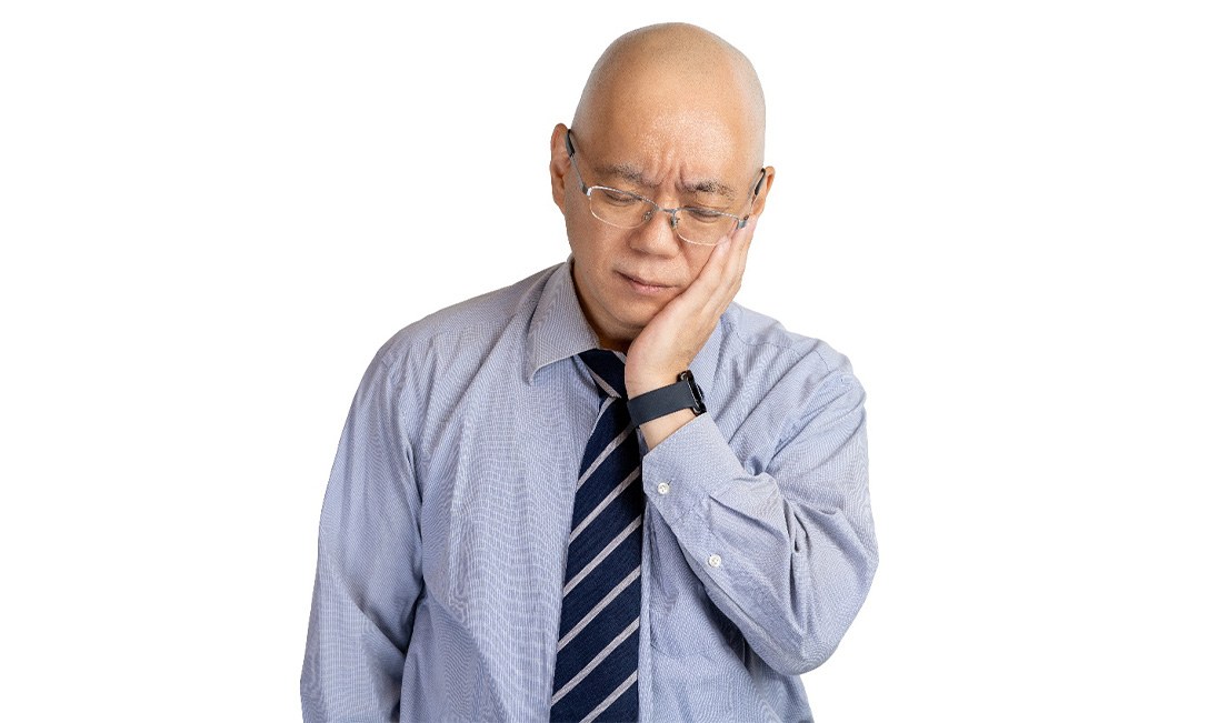 Man with tooth pain